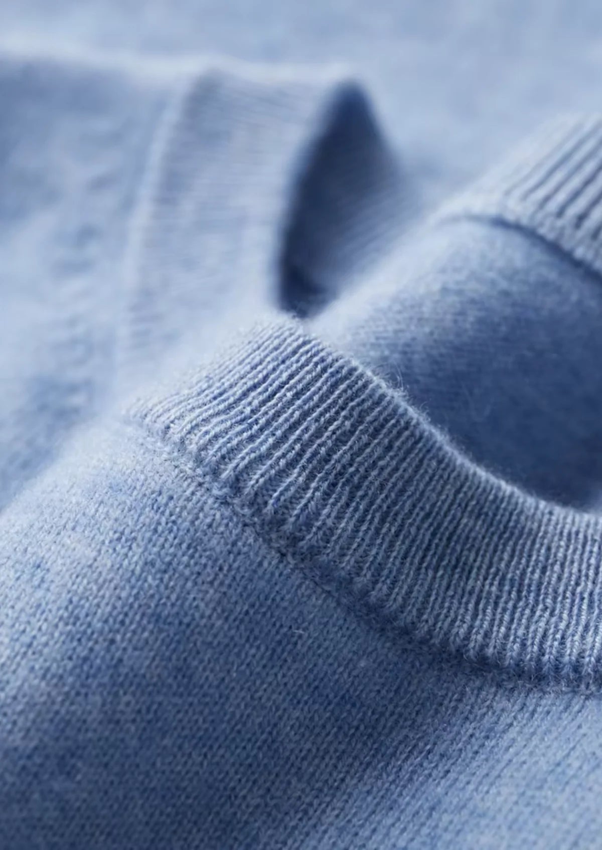 The Bellano Crewneck T-Shirt - Sky Blue